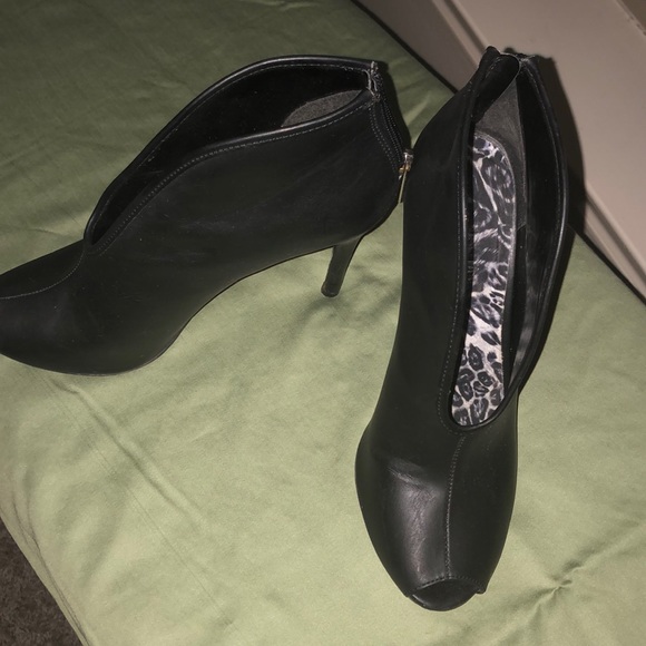 Black booties - Picture 4 of 6